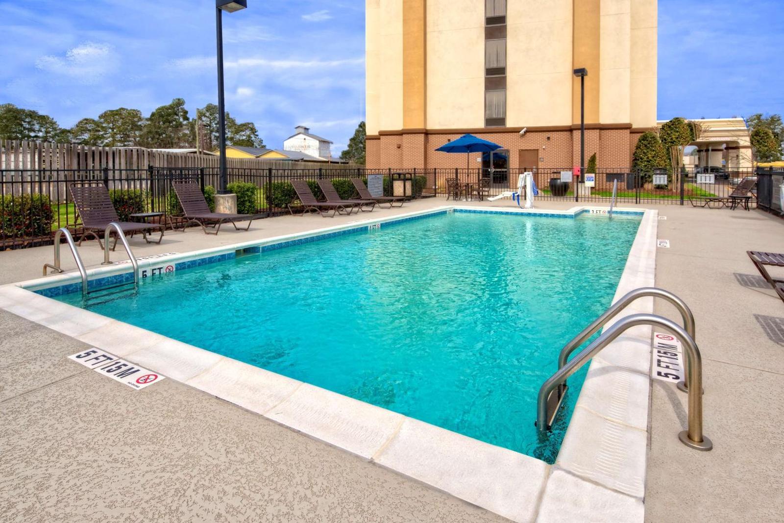 Hampton Inn Dunn Main image 1